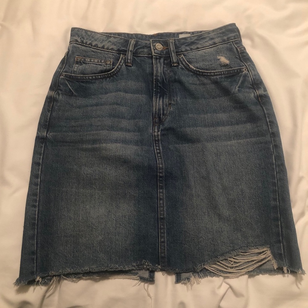 H&M denim mini skirt medium wash size 6